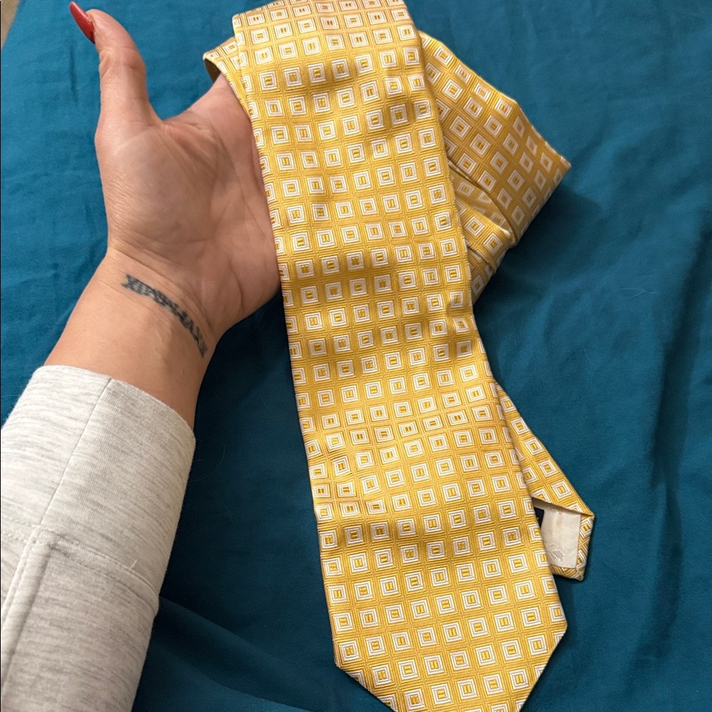Brooks Brothers silk woven Yellow Square Pattern Tie $148retail!